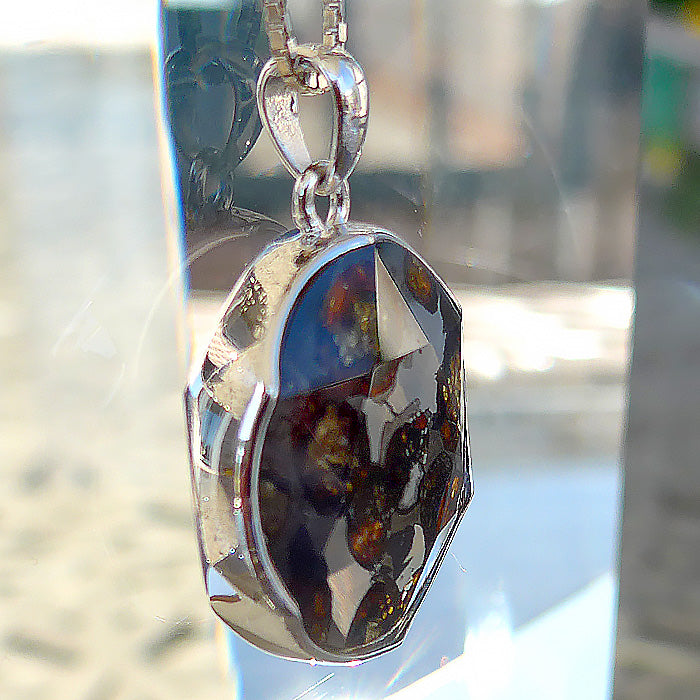 Medium Round Pallasite Pendant with Star of David Faceting