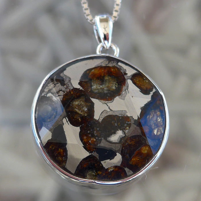 Medium Round Pallasite Pendant with Star of David Faceting