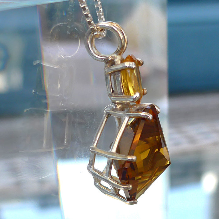 Citrine Magician Stone with Oval Cut Golden Beryl Crown