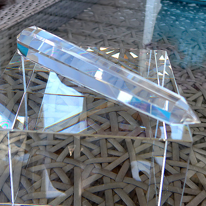 Elegant Octagonal Vogel Wand
