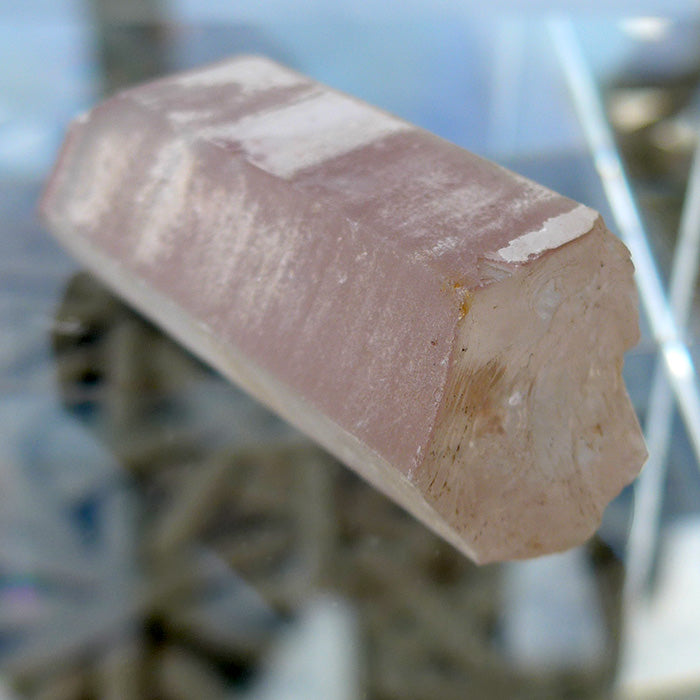 Pale Mauve Tipped Lithium Point