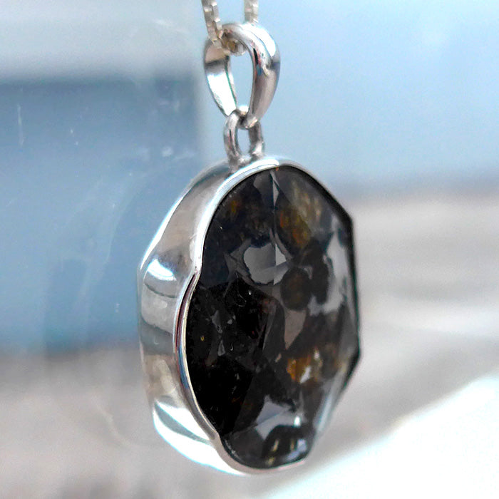 Large Round Star of David Pallasite Pendant with Mirrors and Peridot