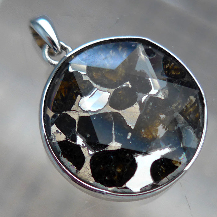 Large Round Star of David Pallasite Pendant with Mirrors and Peridot