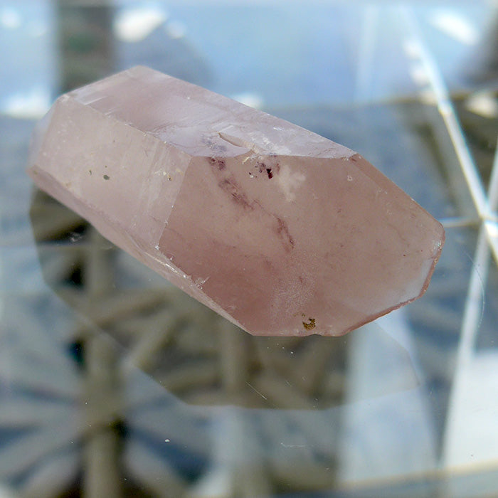 Mauve Limned Small Lithium Point