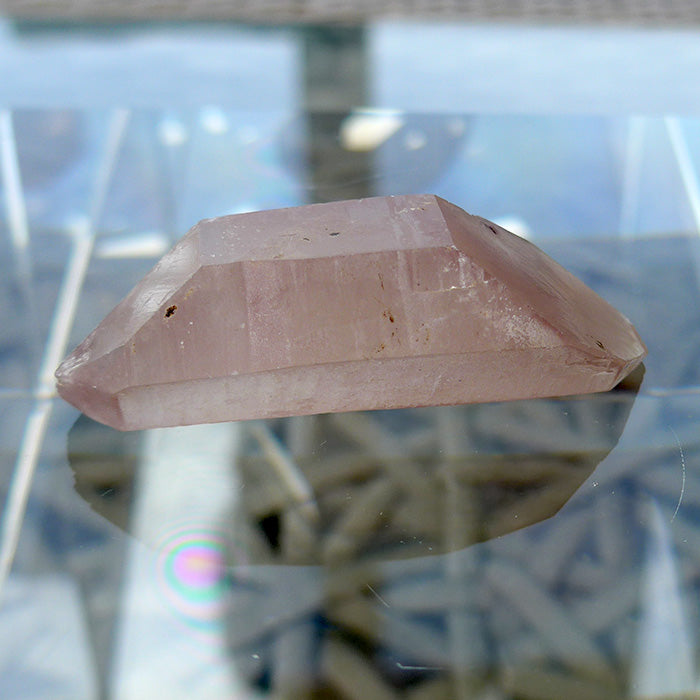 Mauve Limned Small Lithium Point