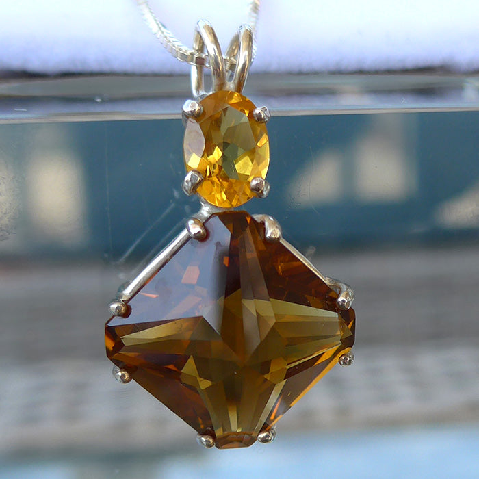 Citrine Magician Stone with Oval Cut Golden Beryl Crown