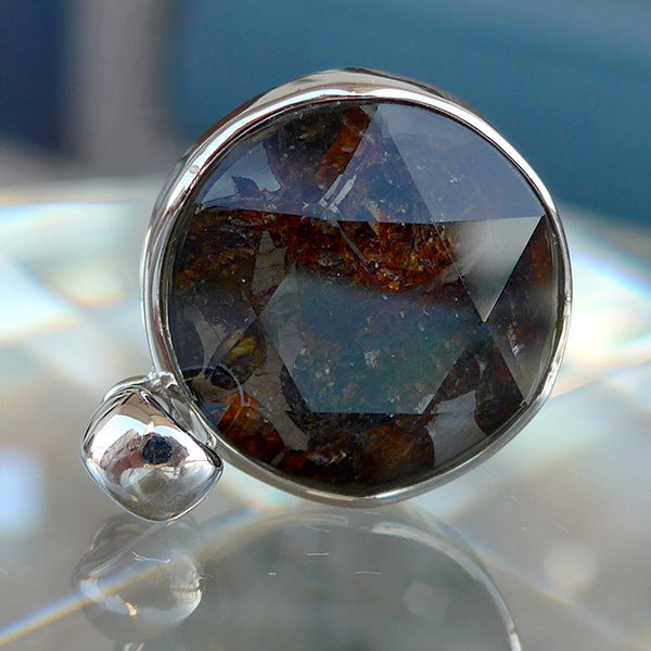 Round Pallasite Pendant with Star of David Faceting