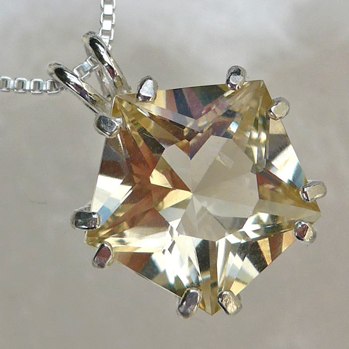 Golden Labradorite Star of Venus