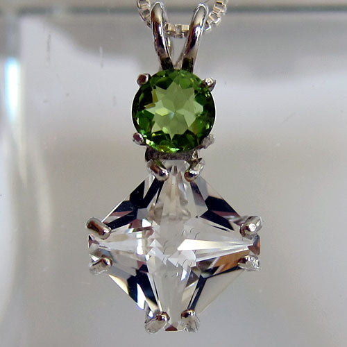 Clear Quartz Mini Magician Stone Pendant with Peridot Gemstone Crown