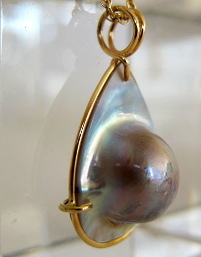 14 Karat Gold Mabe Pearl Pendant