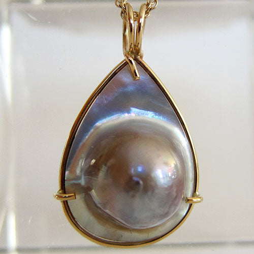 14 Karat Gold Mabe Pearl Pendant